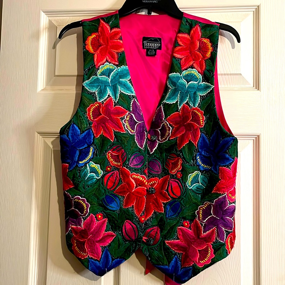 Tenango Designs Vest Fine Embroidery Flowers size Small Lined Chest 17